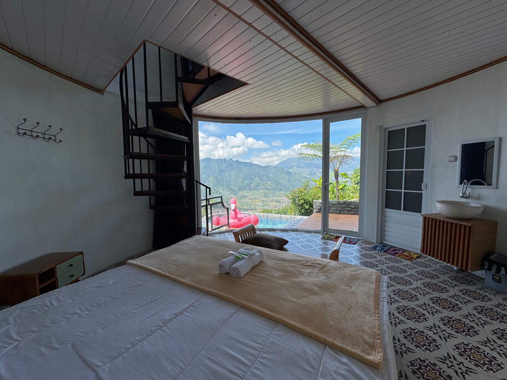 Villa Tabung Pintu Langit